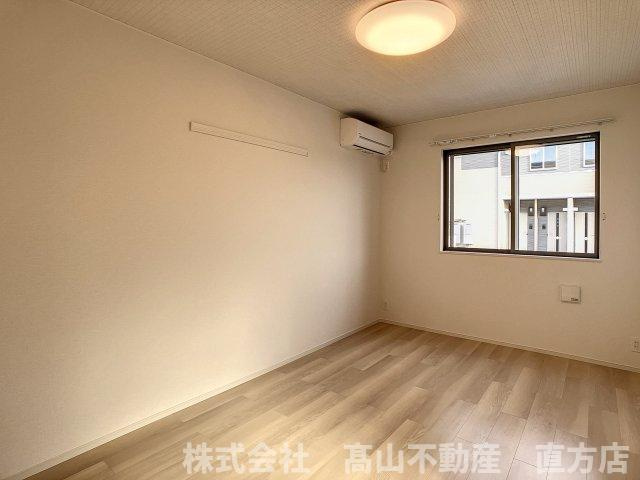 直方市大字感田のアパートの洋室