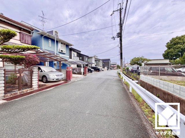 京田辺市草内穴口　の前面道路含む現地写真