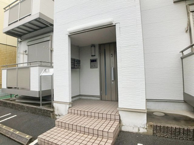 【エントランス】 | フラワーヴィレッジ【名古屋市賃貸・ウォークインクローゼット】
