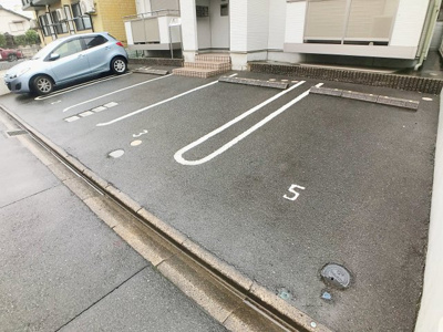 【駐車場】 | フラワーヴィレッジ【名古屋市賃貸・ウォークインクローゼット】