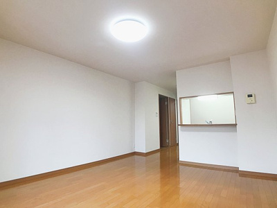 【居間・リビング】 | フラワーヴィレッジ【名古屋市賃貸・ウォークインクローゼット】