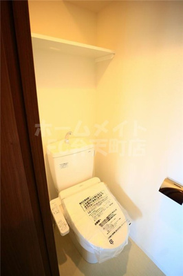 【トイレ】 | フォーリアライズ大阪ウエストベイ | 落ち着いた色調のトイレです