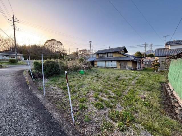 高崎市上室田町5526-1の前面道路含む現地写真