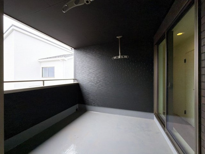 【バルコニー】 | 高崎市石原　GRAFARE | 雨の日も安心のインナーバルコニー。
洗濯物を気にせずお出かけできます。