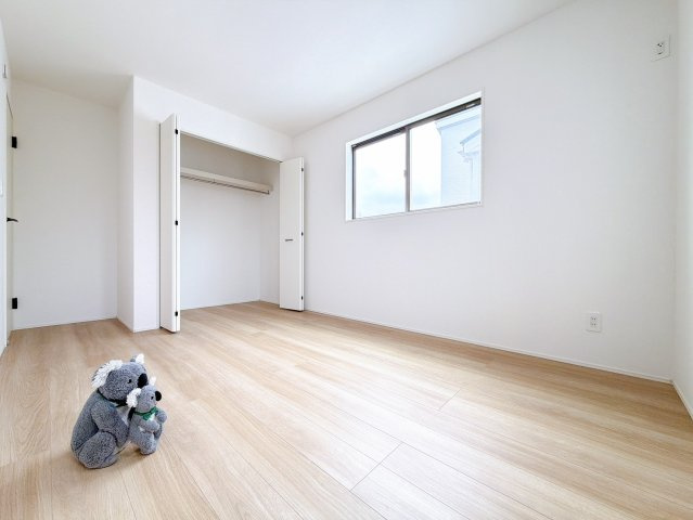 【洋室】 | 高崎市石原　GRAFARE | さまざまにカスタマイズしていただけるシンプルなデザインの内装。ご自身で素敵な空間を創り上げられます。