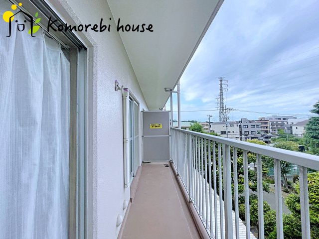 大宮平和台マンションA棟のバルコニー|開放的で明るい空間を演出してくれるバルコニーです