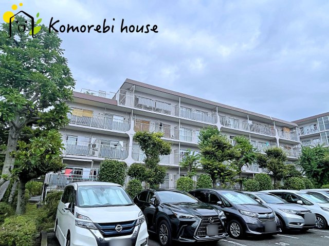 大宮平和台マンションA棟の駐車場
