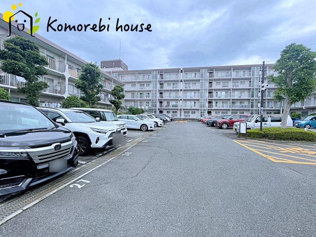 大宮平和台マンションA棟の駐車場