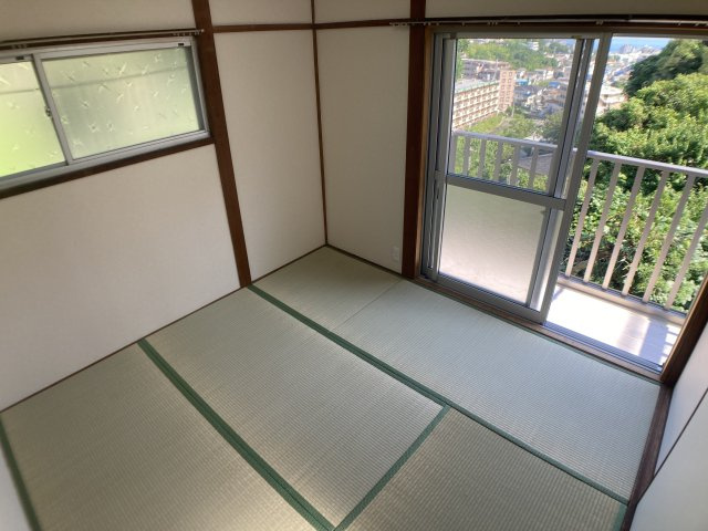 東垂水町貸家の和室|２Fの和室、各部屋日当たり良好です