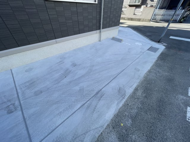 CREST明石 の駐車場