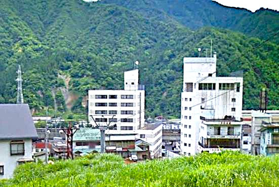 シャルマン湯沢の周辺|近くにはスキー場があります
