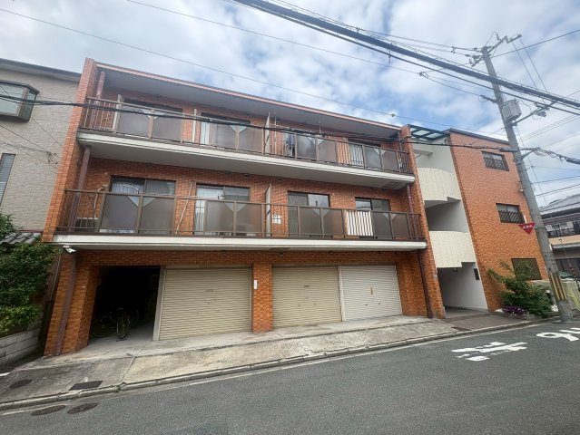 清泉ビル江坂の外観