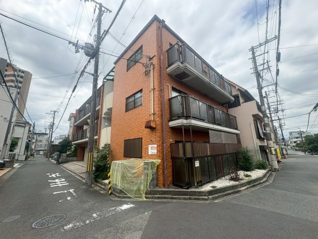 清泉ビル江坂の外観