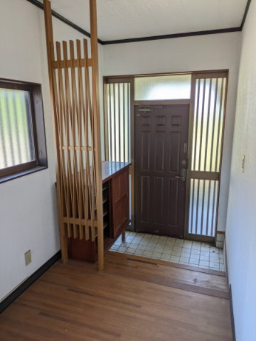 【玄関】 | 大網白里市南今泉　中古戸建 | 別棟　平屋