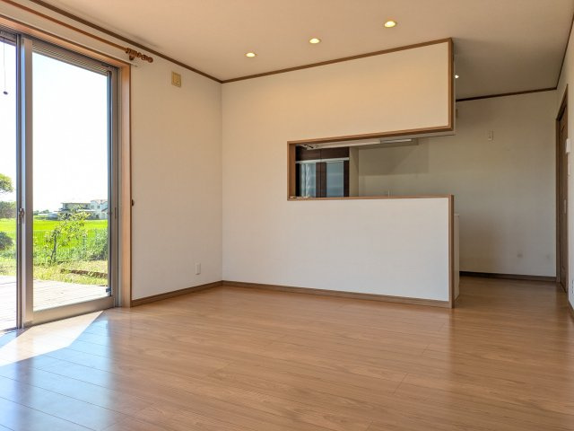 【居間・リビング】 | 大網白里市南今泉　中古戸建