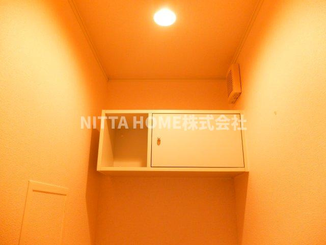 エテルノ・カーサのトイレ|トイレに収納が付いています◎