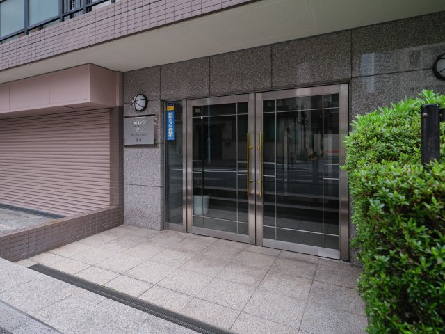 マイキャッスル月島のエントランス|「月島」駅徒歩３分！平成９年築の耐震基準適合マンション、マイキャッスル月島は即日現地案内可能となっておりますので、お気軽にお問い合わせください！