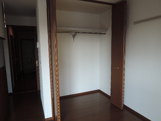 アゼリア宮上　Ａ棟の収納