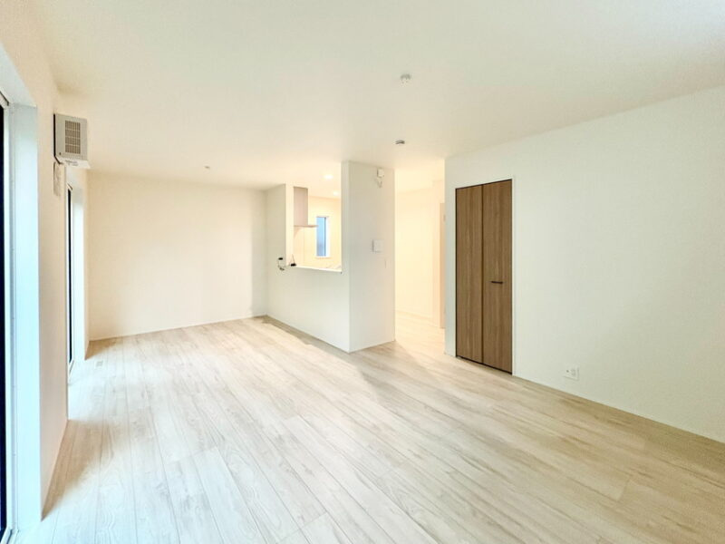《仲介手数料半額》朝霞市根岸台７丁目48-28新築一戸建てリナージュの居間・リビング|LDKは16.75帖
