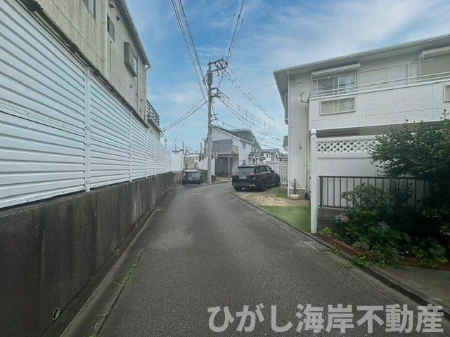 茅ヶ崎市柳島　中古戸建の前面道路含む現地写真|現地外観