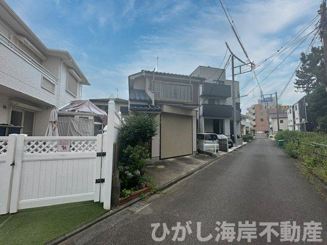 茅ヶ崎市柳島　中古戸建の前面道路含む現地写真|現地外観