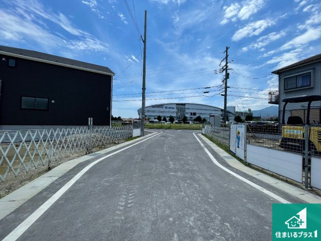 大津市雄琴　第5期　新築一戸建ての前面道路含む現地写真|周辺は落ち着いた街並みの住宅地！子育てがしやすい住環境です！まだ未完成ですが、現地でしかわからない事もございます。是非一度ご覧ください。