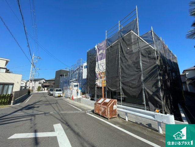 大津市雄琴　第5期　新築一戸建ての前面道路含む現地写真|周辺は落ち着いた街並みの住宅地！子育てがしやすい住環境です！まだ未完成ですが、現地でしかわからない事もございます。是非一度ご覧ください。