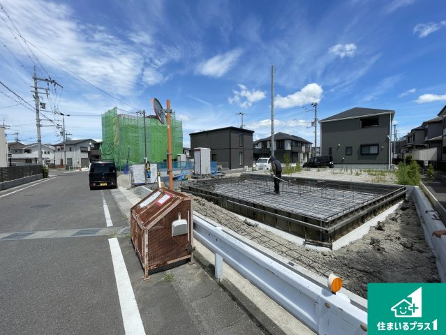 大津市雄琴　第5期　新築一戸建ての前面道路含む現地写真|周辺は落ち着いた街並みの住宅地！子育てがしやすい住環境です！まだ未完成ですが、現地でしかわからない事もございます。是非一度ご覧ください。