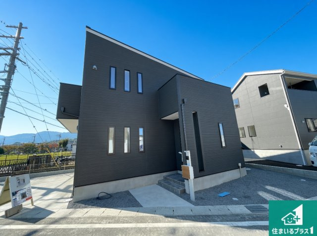 大津市雄琴　第5期　新築一戸建てのトイレ|シンプルなトイレは落ち着く空間！お手入れも簡単です！