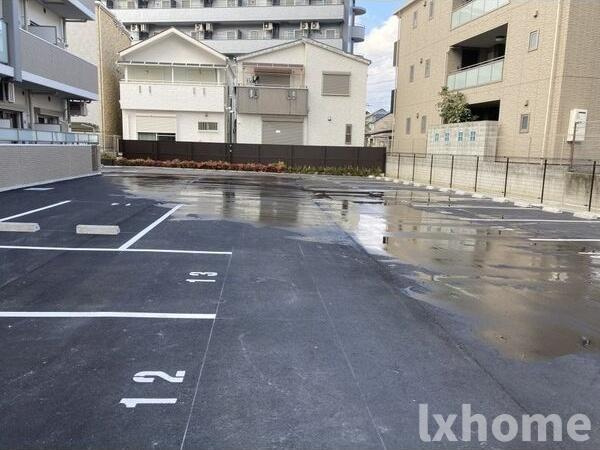 ビエラコート岸部中の駐車場|カースペースがあります