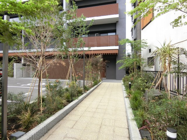 GOTEN武蔵小杉のエントランス