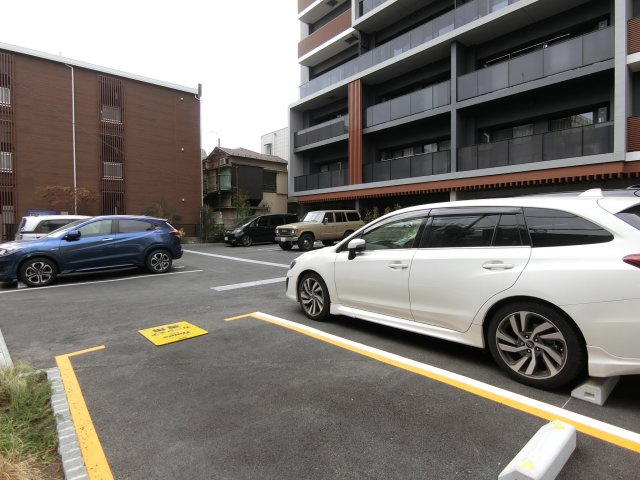 GOTEN武蔵小杉の駐車場