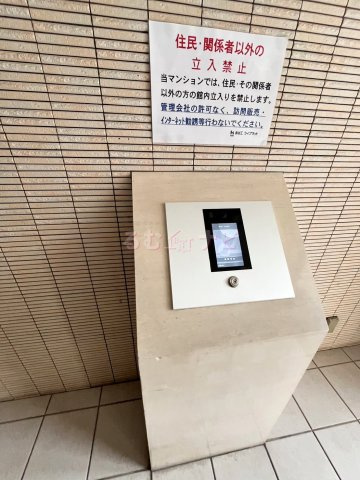 福岡市南区清水１丁目の賃貸マンションのエントランス