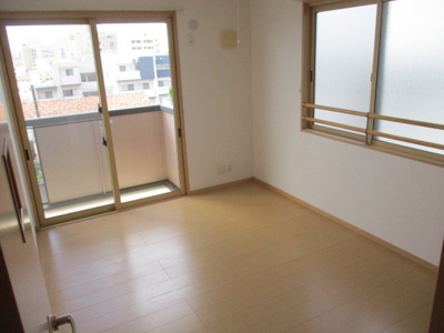 【洋室】 | ヒルズ上之屋 | 写真とは違うお部屋になります。