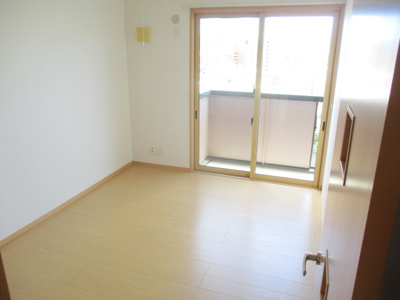 【洋室】 | ヒルズ上之屋 | 写真とは違うお部屋になります。