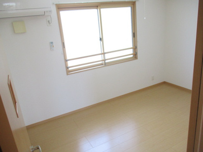 【洋室】 | ヒルズ上之屋 | 写真とは違うお部屋になります。
