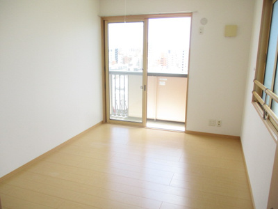 【洋室】 | ヒルズ上之屋 | 写真とは違うお部屋になります。