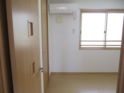 【洋室】 | ヒルズ上之屋 | 写真とは違うお部屋になります。