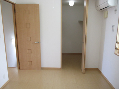 【洋室】 | ヒルズ上之屋 | 写真とは違うお部屋になります。