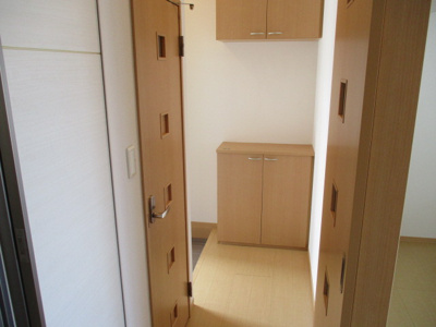 【玄関】 | ヒルズ上之屋 | 写真とは違うお部屋になります。