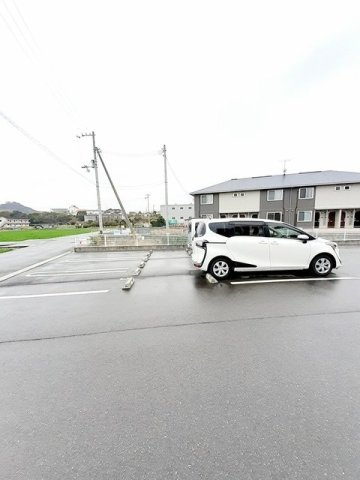 ヴィラ・フィオーレの駐車場
