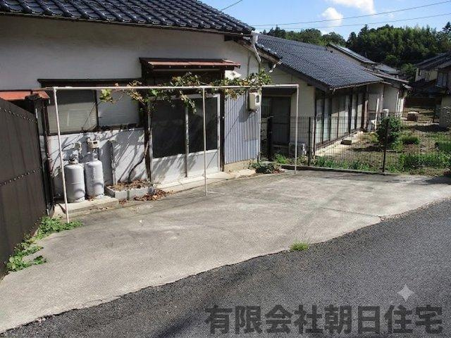 【駐車場】 | 奥谷町中古戸建 | 駐車スペースもあります