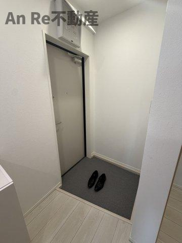 MELLAS鳩ヶ谷の玄関