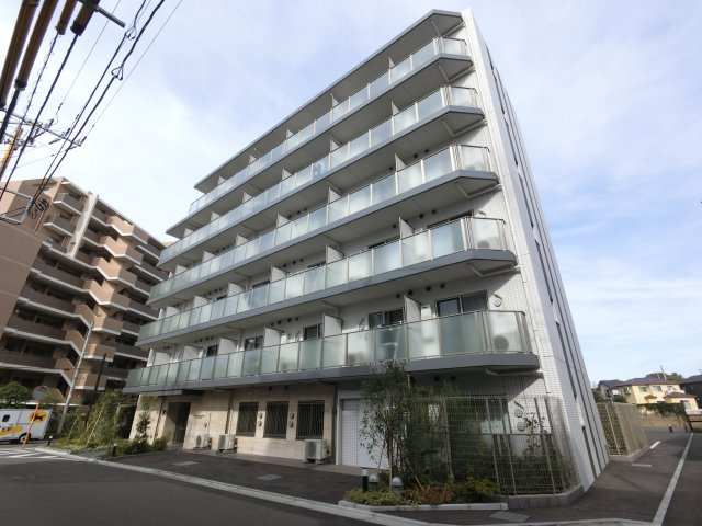 LIME RESIDENCE HIGASHINAKAYAMAの外観