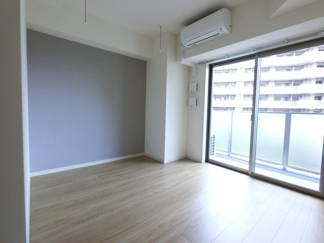 LIME RESIDENCE HIGASHINAKAYAMAの居間・リビング