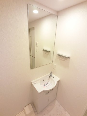 LIME RESIDENCE HIGASHINAKAYAMAの独立洗面台