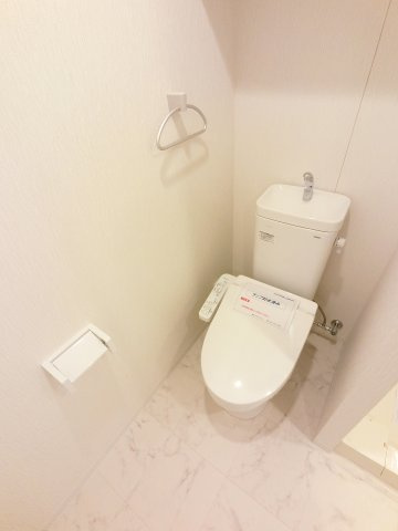 LIME RESIDENCE HIGASHINAKAYAMAのトイレ