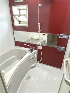 レトアローゼの浴室|追い焚き・窓あり