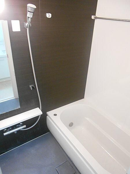ルガルスクエア南千住の浴室|コンパクトで使いやすいお風呂です