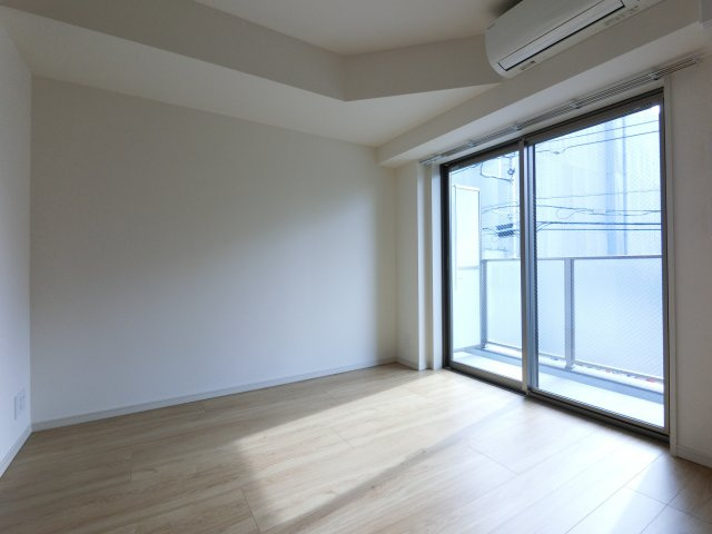 LIME RESIDENCE HIGASHINAKAYAMAの居間・リビング